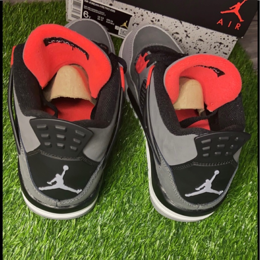 Air Jordan 4 Retro ‘Infrared’ GS - Picture 4 of 4